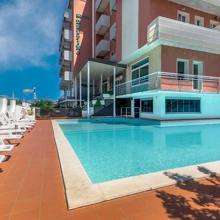 Hotel Delfino Мілано-Маріттіма Екстер'єр фото