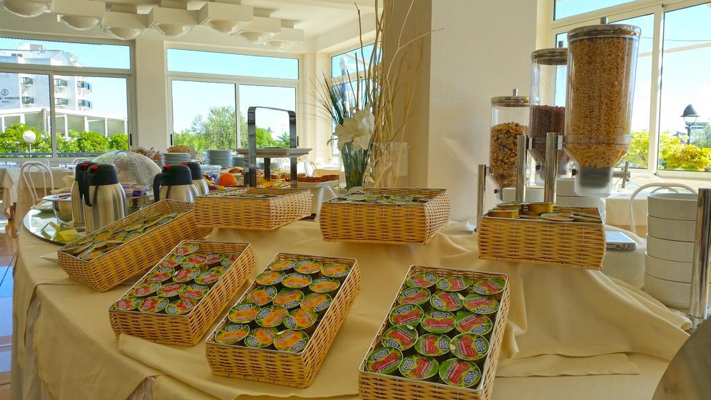 Hotel Delfino Мілано-Маріттіма Екстер'єр фото