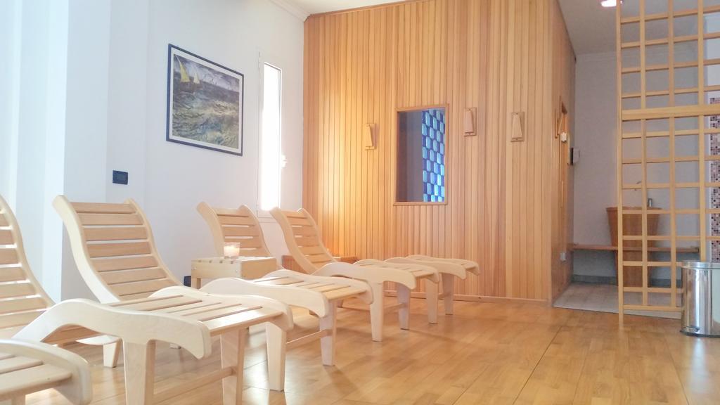 Hotel Delfino Мілано-Маріттіма Екстер'єр фото