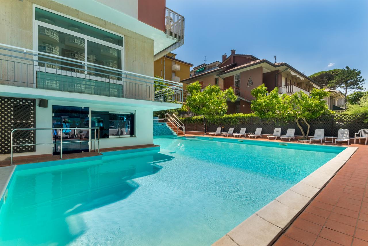 Hotel Delfino Мілано-Маріттіма Екстер'єр фото